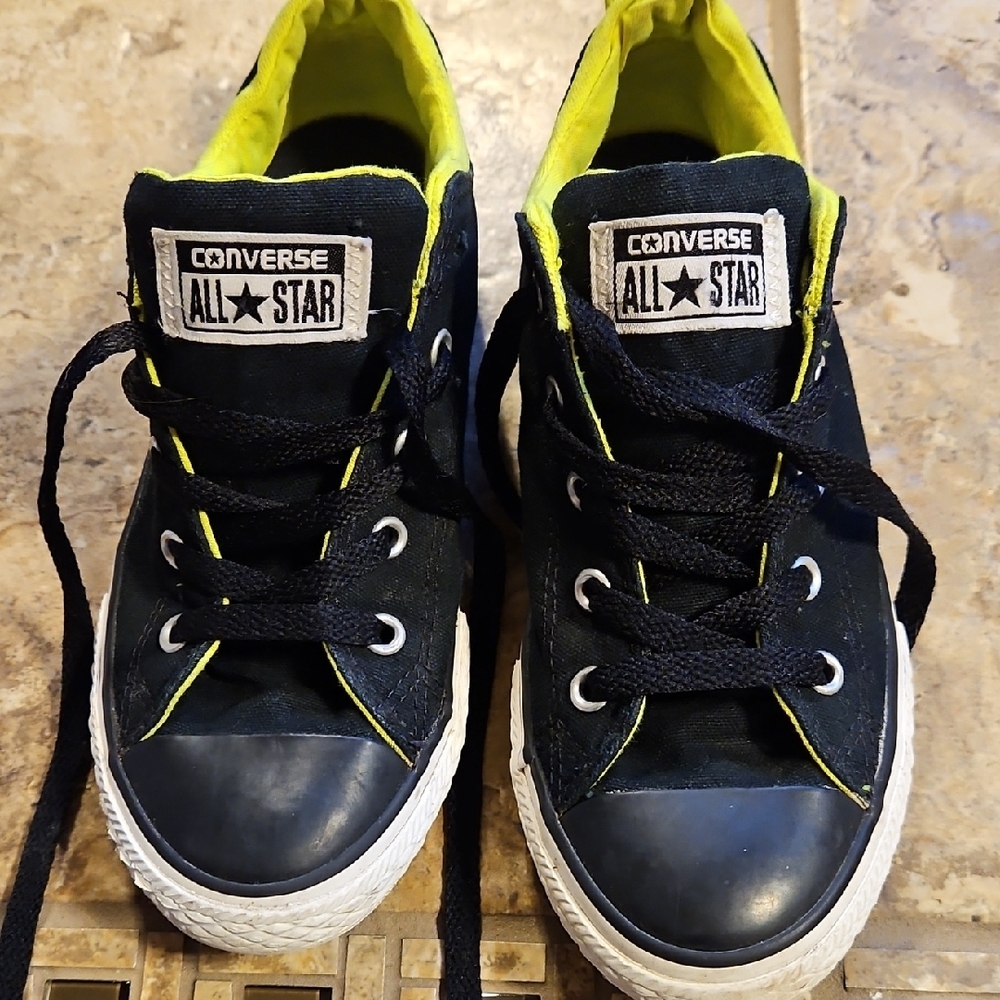 Converse Sneakers in Black and Yellow